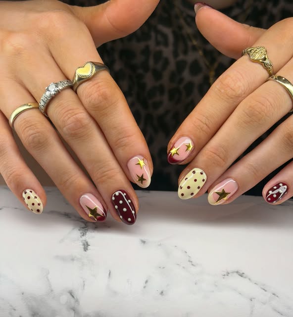 Nagels met stippen en sterretjes – NaiLian